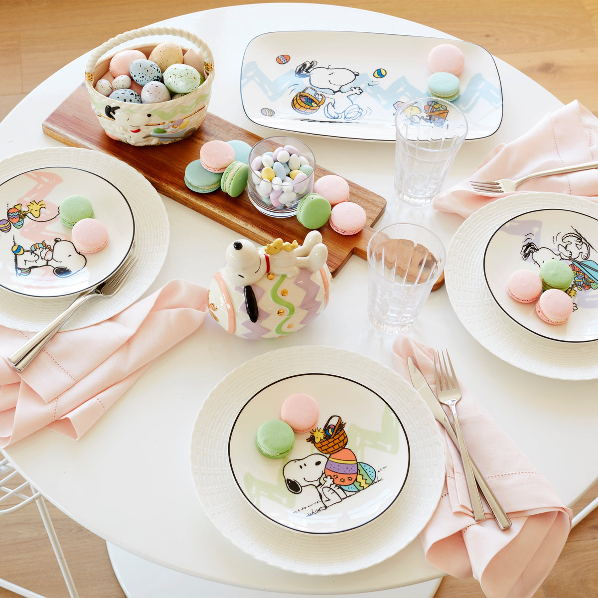 Snoopy Easter Hors d'Oeuvre Tray